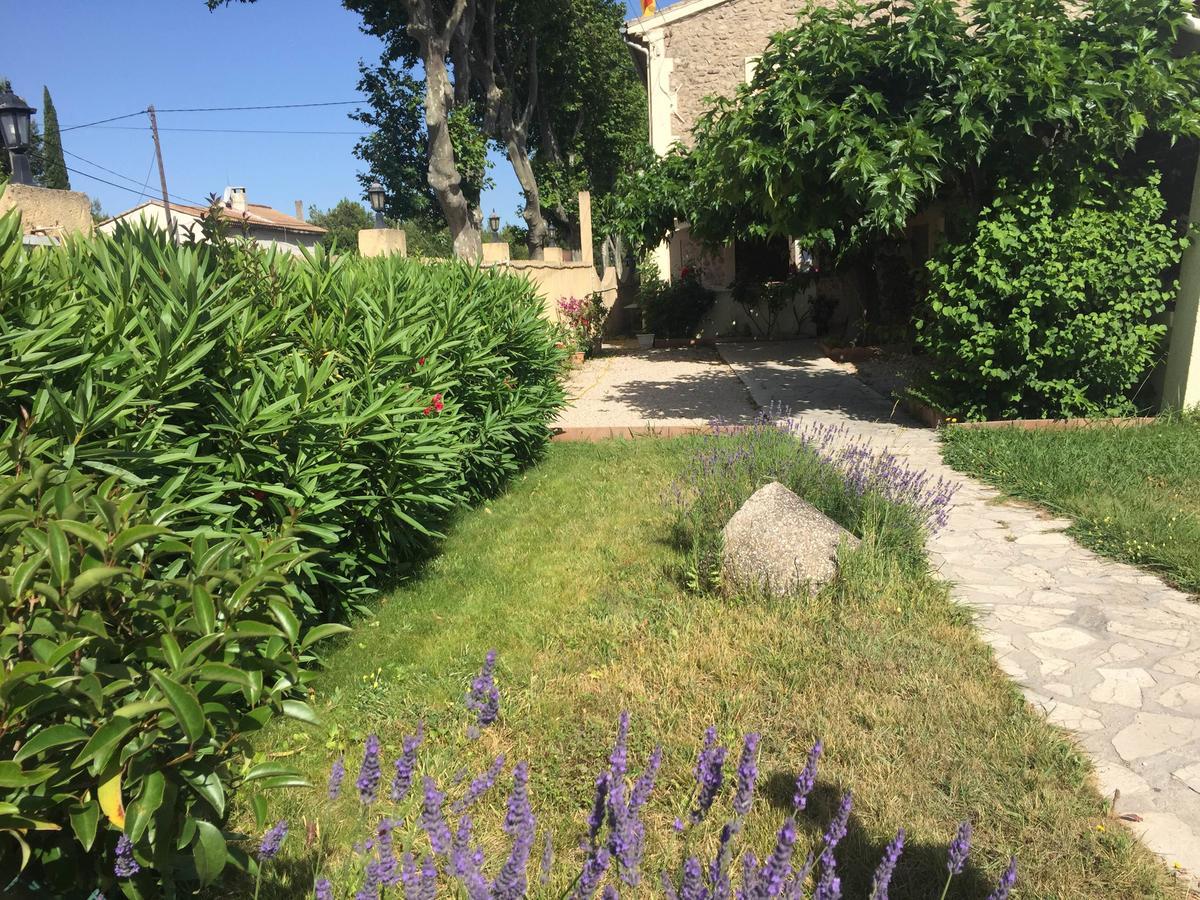 Auberge Les Olivades Mallemort Exterior photo